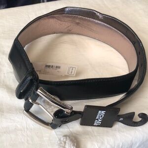 MICHAEL MICHAEL KORS black genuine leather unisex belt. Size XL. Silver buckle.